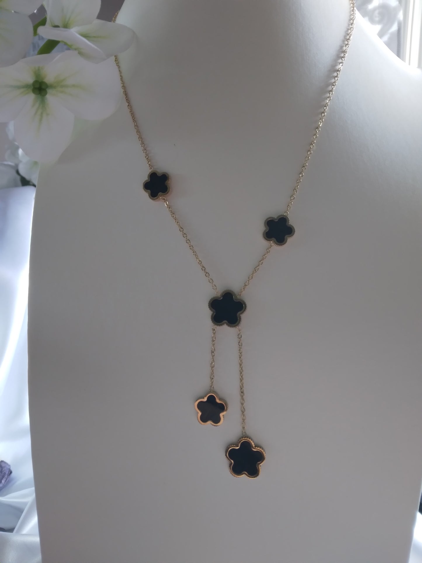 Collier inaya