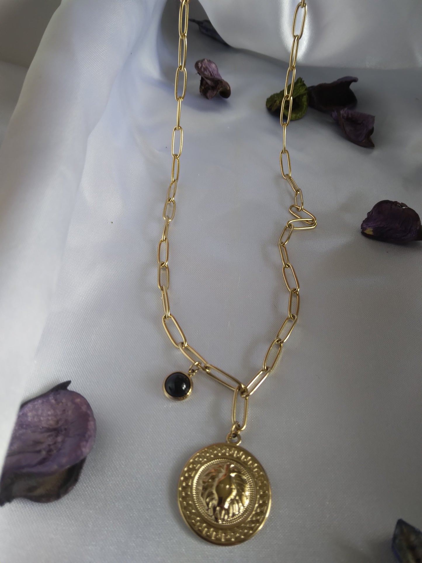 Collier Lionne